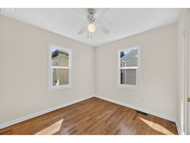 1044 Ne 57TH Ave, Portland, OR 97213