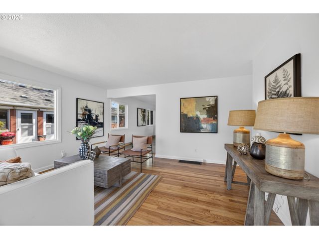 1044 Ne 57TH Ave, Portland, OR 97213