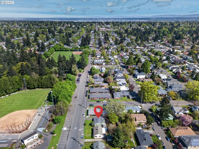 1044 Ne 57TH Ave, Portland, OR 97213