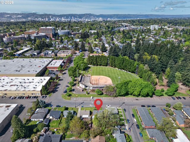 1044 Ne 57TH Ave, Portland, OR 97213