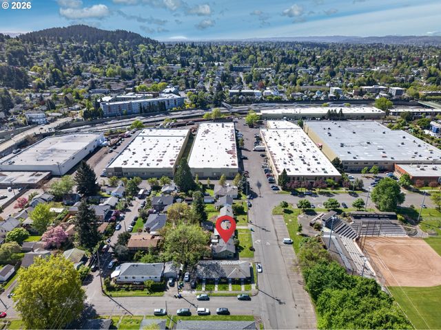 1044 Ne 57TH Ave, Portland, OR 97213