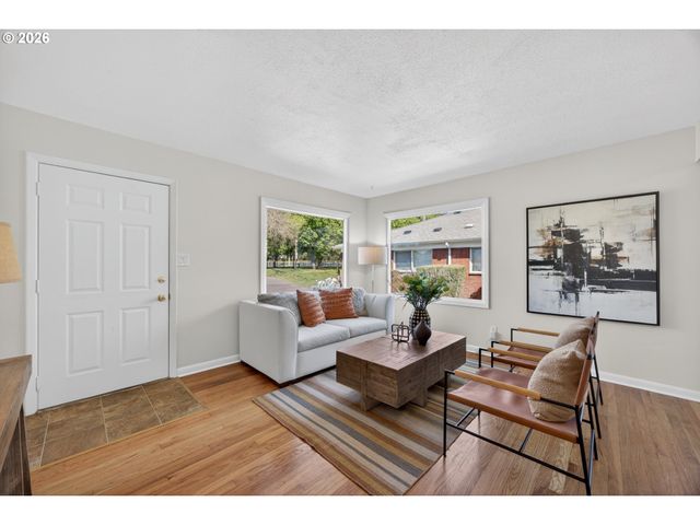 1044 Ne 57TH Ave, Portland, OR 97213