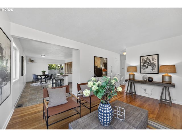 1044 Ne 57TH Ave, Portland, OR 97213