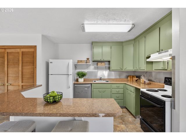 1044 Ne 57TH Ave, Portland, OR 97213