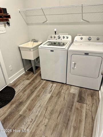 211 Baker Road, Hubert, NC 28539