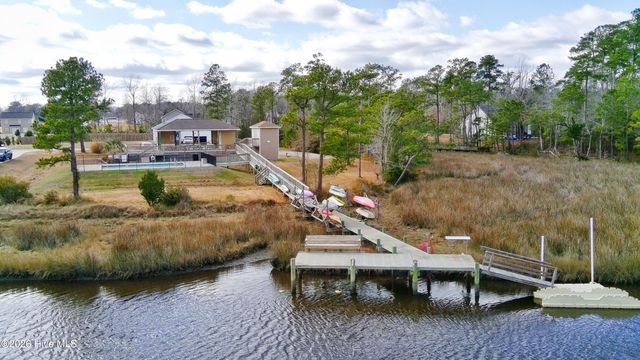 211 Baker Road, Hubert, NC 28539