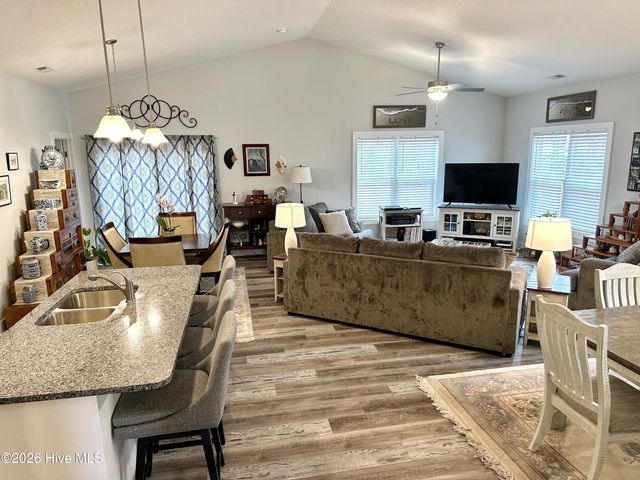 211 Baker Road, Hubert, NC 28539