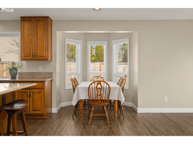 2366 Ne LINDSEY Dr, Hillsboro, OR 97124