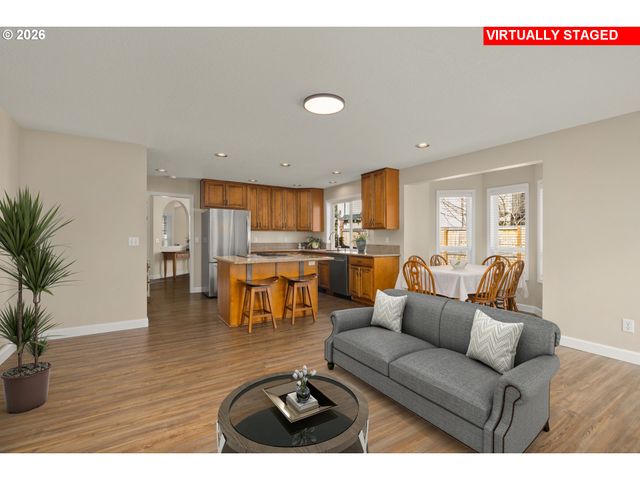 2366 Ne LINDSEY Dr, Hillsboro, OR 97124