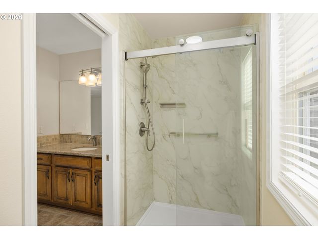 2366 Ne LINDSEY Dr, Hillsboro, OR 97124