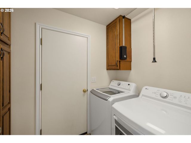 2366 Ne LINDSEY Dr, Hillsboro, OR 97124