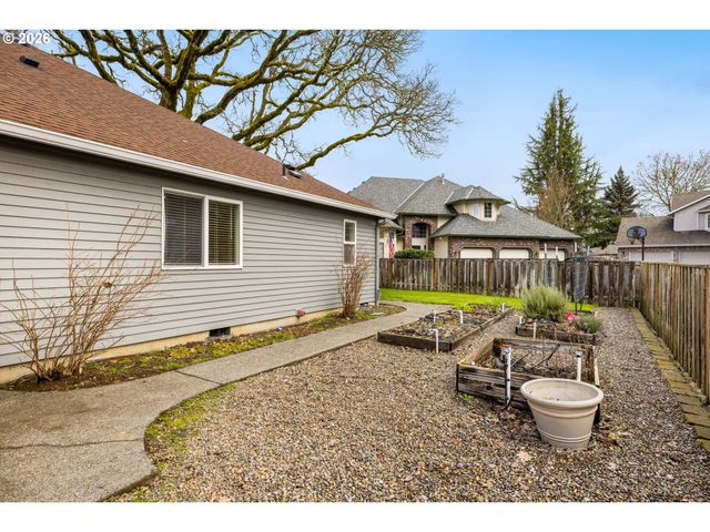 2366 Ne LINDSEY Dr, Hillsboro, OR 97124