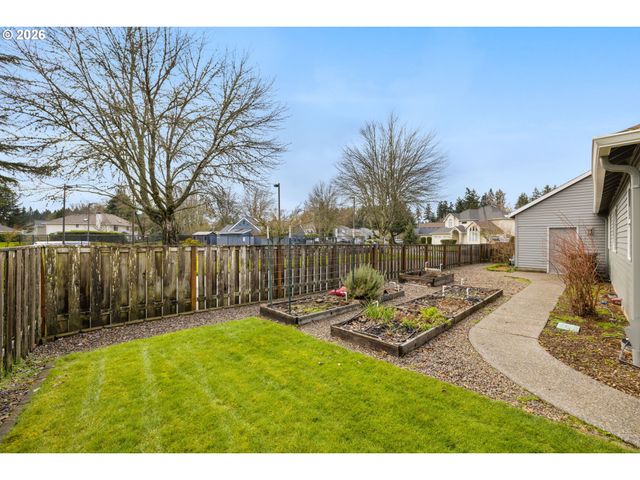 2366 Ne LINDSEY Dr, Hillsboro, OR 97124