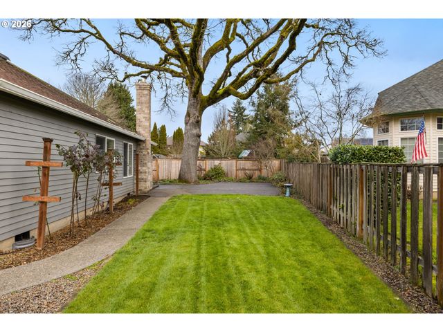 2366 Ne LINDSEY Dr, Hillsboro, OR 97124