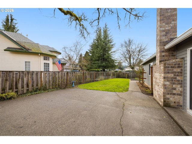 2366 Ne LINDSEY Dr, Hillsboro, OR 97124