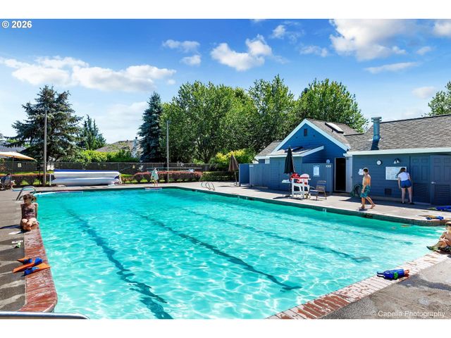 2366 Ne LINDSEY Dr, Hillsboro, OR 97124