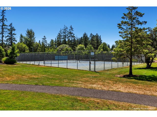 2366 Ne LINDSEY Dr, Hillsboro, OR 97124