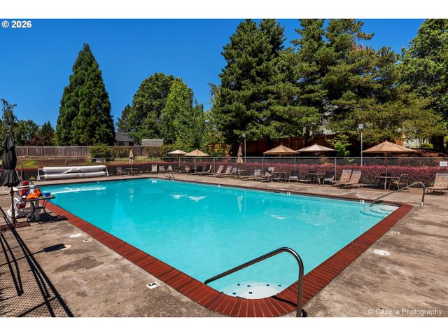 2366 Ne LINDSEY Dr, Hillsboro, OR 97124