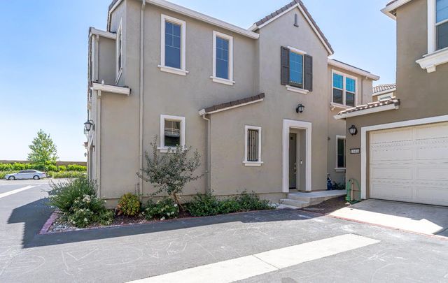 10448 Oboe Way, Elk Grove, CA 95757