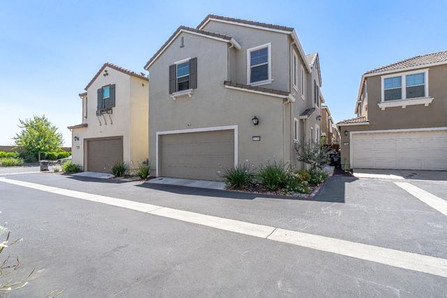 10448 Oboe Way, Elk Grove, CA 95757