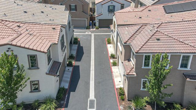 10448 Oboe Way, Elk Grove, CA 95757