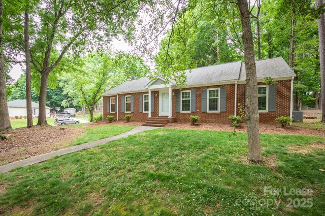 901 Winter Wood Drive, Matthews, NC 28105