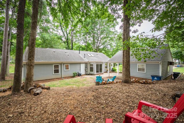 901 Winter Wood Drive, Matthews, NC 28105