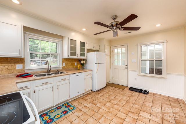 901 Winter Wood Drive, Matthews, NC 28105