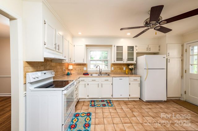 901 Winter Wood Drive, Matthews, NC 28105