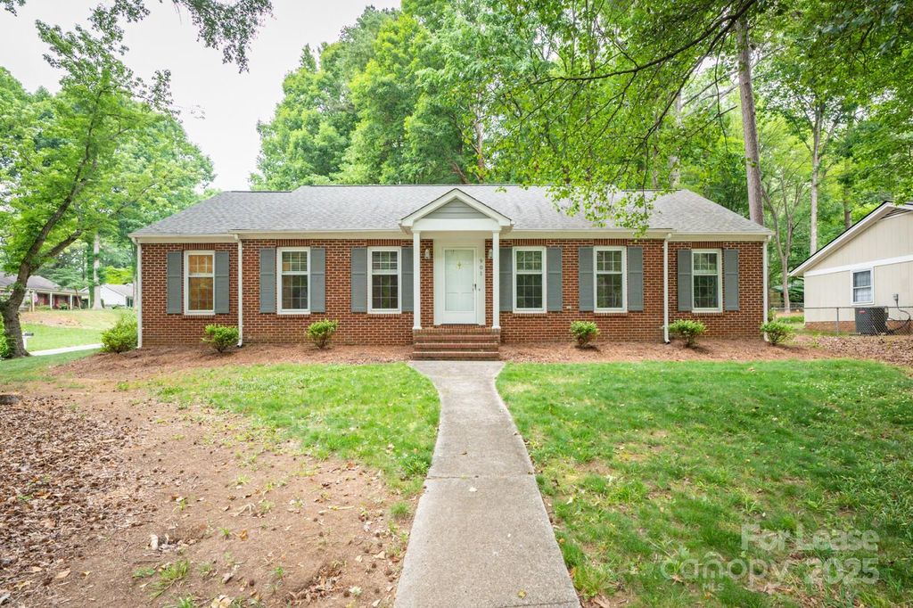 901 Winter Wood Drive, Matthews, NC 28105