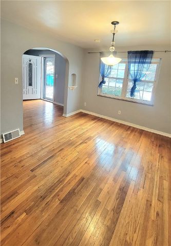 1400 Barbara, Penn Hills, PA 15147