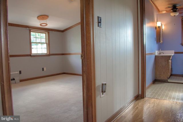 1550 MULBERRY ST W, Coal Township, PA 17866