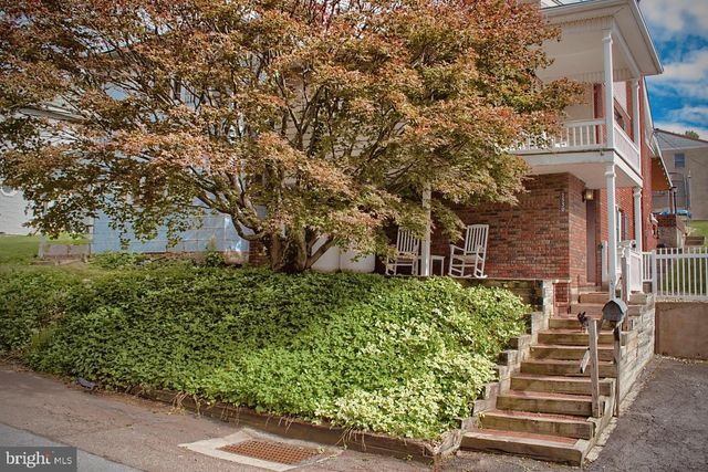 1550 MULBERRY ST W, Coal Township, PA 17866