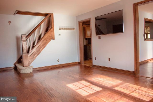 1550 MULBERRY ST W, Coal Township, PA 17866