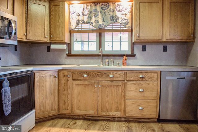 1550 MULBERRY ST W, Coal Township, PA 17866