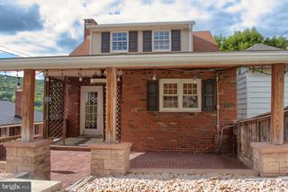 1550 MULBERRY ST W, Coal Township, PA 17866