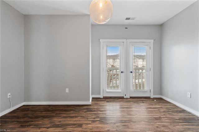 7922 Shore Dr Apt 200, Norfolk, VA 23518