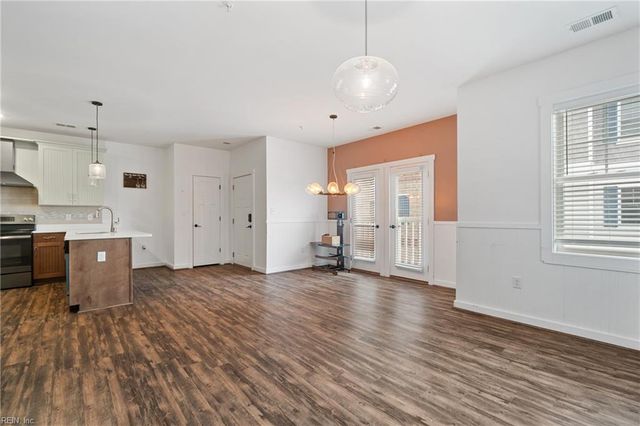 7922 Shore Dr Apt 200, Norfolk, VA 23518