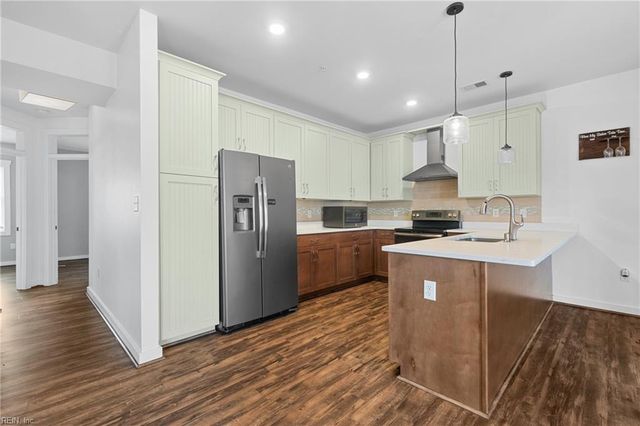 7922 Shore Dr Apt 200, Norfolk, VA 23518