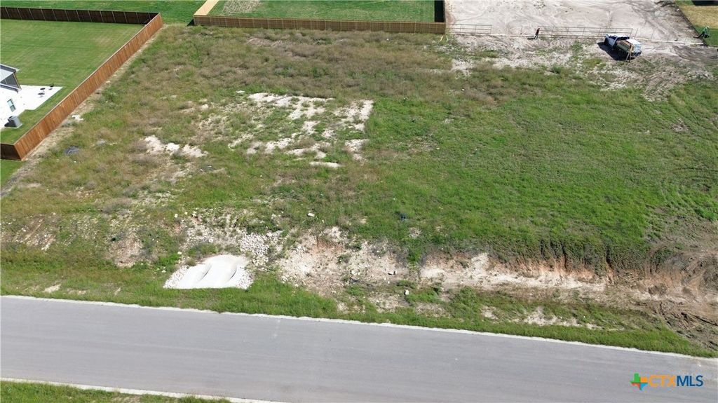 11150 Golden Eagle Avenue, Salado, TX 76571