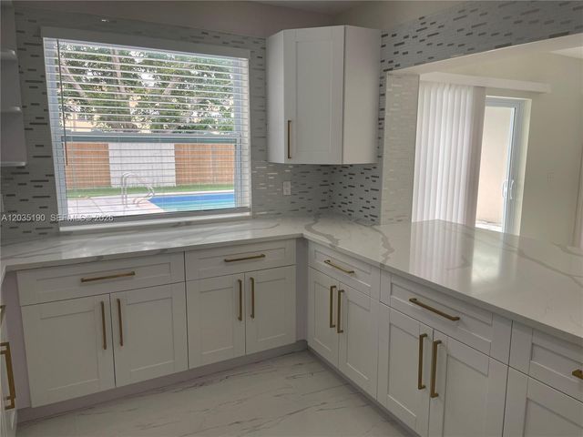 4241 Thomas Street, Hollywood, FL 33021