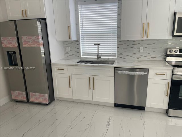 4241 Thomas Street, Hollywood, FL 33021