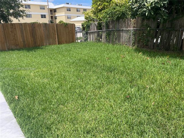4241 Thomas Street, Hollywood, FL 33021