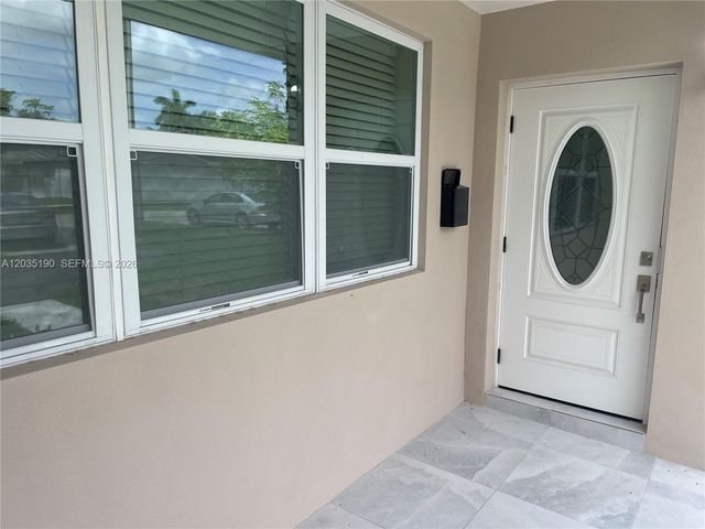 4241 Thomas Street, Hollywood, FL 33021