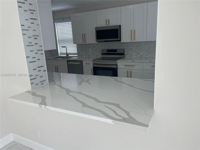 4241 Thomas Street, Hollywood, FL 33021