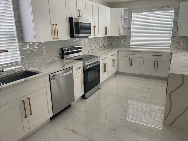 4241 Thomas Street, Hollywood, FL 33021