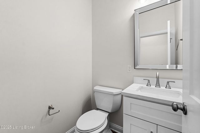 211 Alreva Rd, Louisville, KY 40216