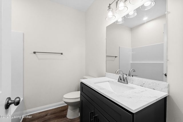 211 Alreva Rd, Louisville, KY 40216