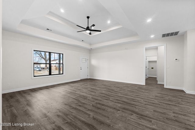 211 Alreva Rd, Louisville, KY 40216