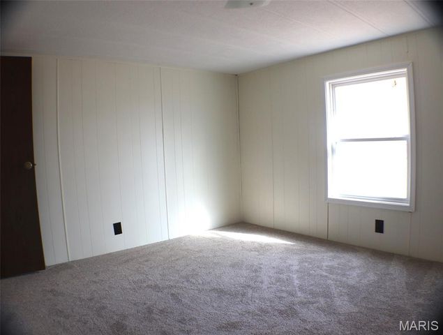 17 Deeker Lane, New Florence, MO 63363